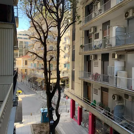 Downtown Jolly Daire *